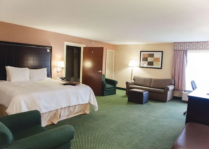 Hotel Hampton West 4*