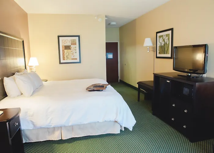 Hampton West 4*