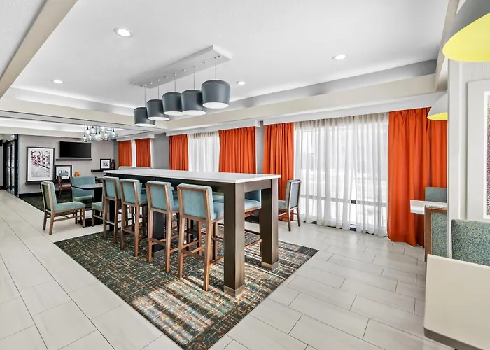 Hampton West 4*