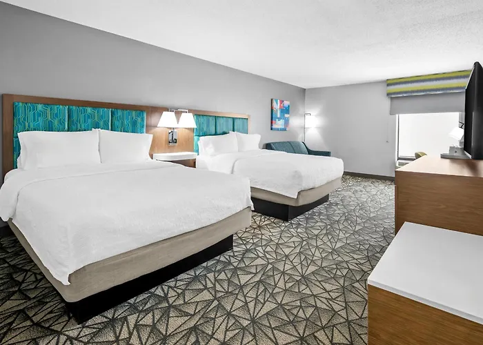 Hampton West 4*