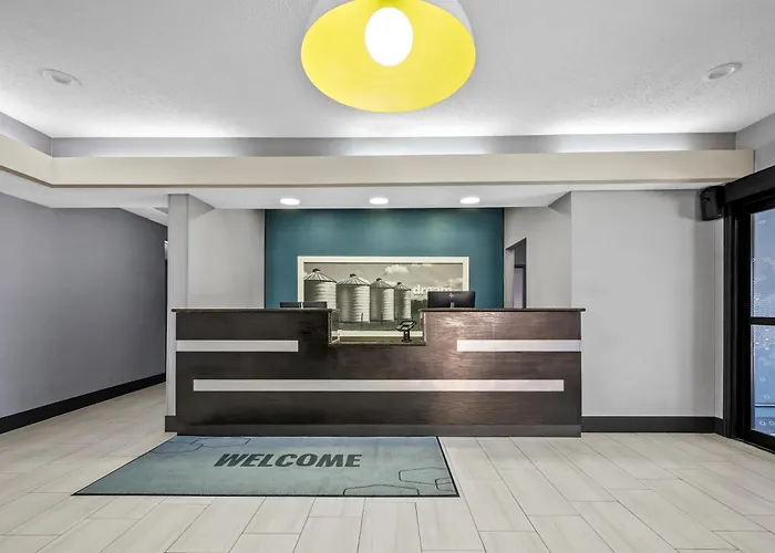 Hampton West Hotel 4*