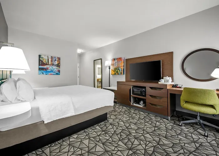 Hampton West Hotel 4*