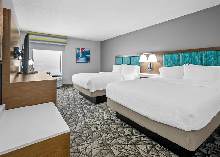 Hotel Hampton West 4*