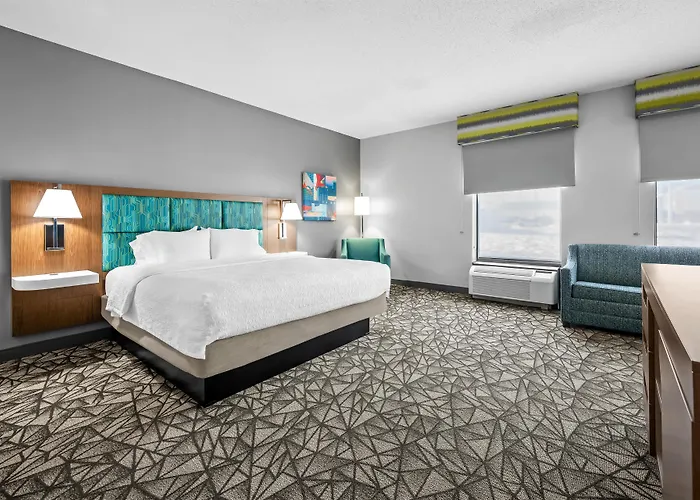 Hampton West 4*