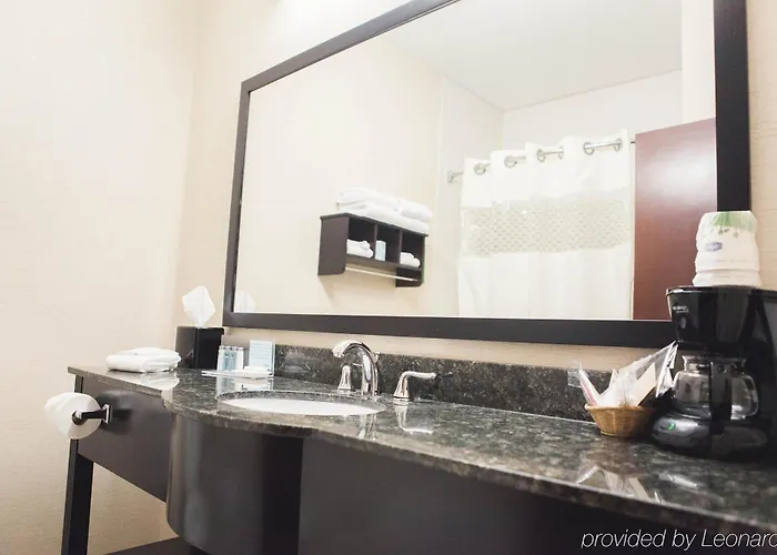 Hotel Hampton West 4*
