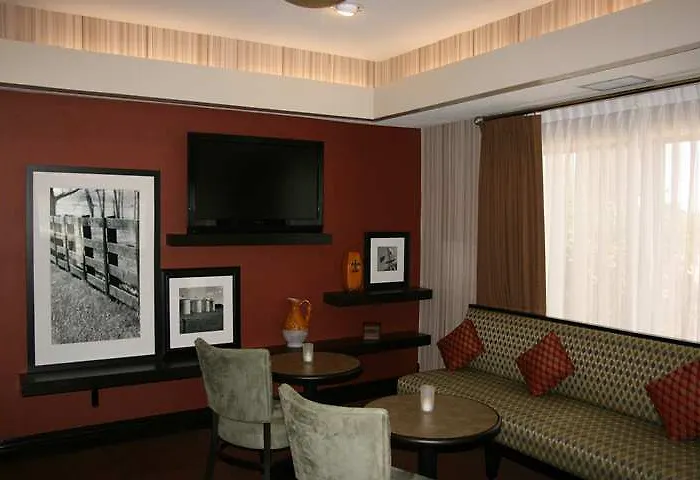 Hampton West Hotel 4*