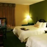Hampton West 4*